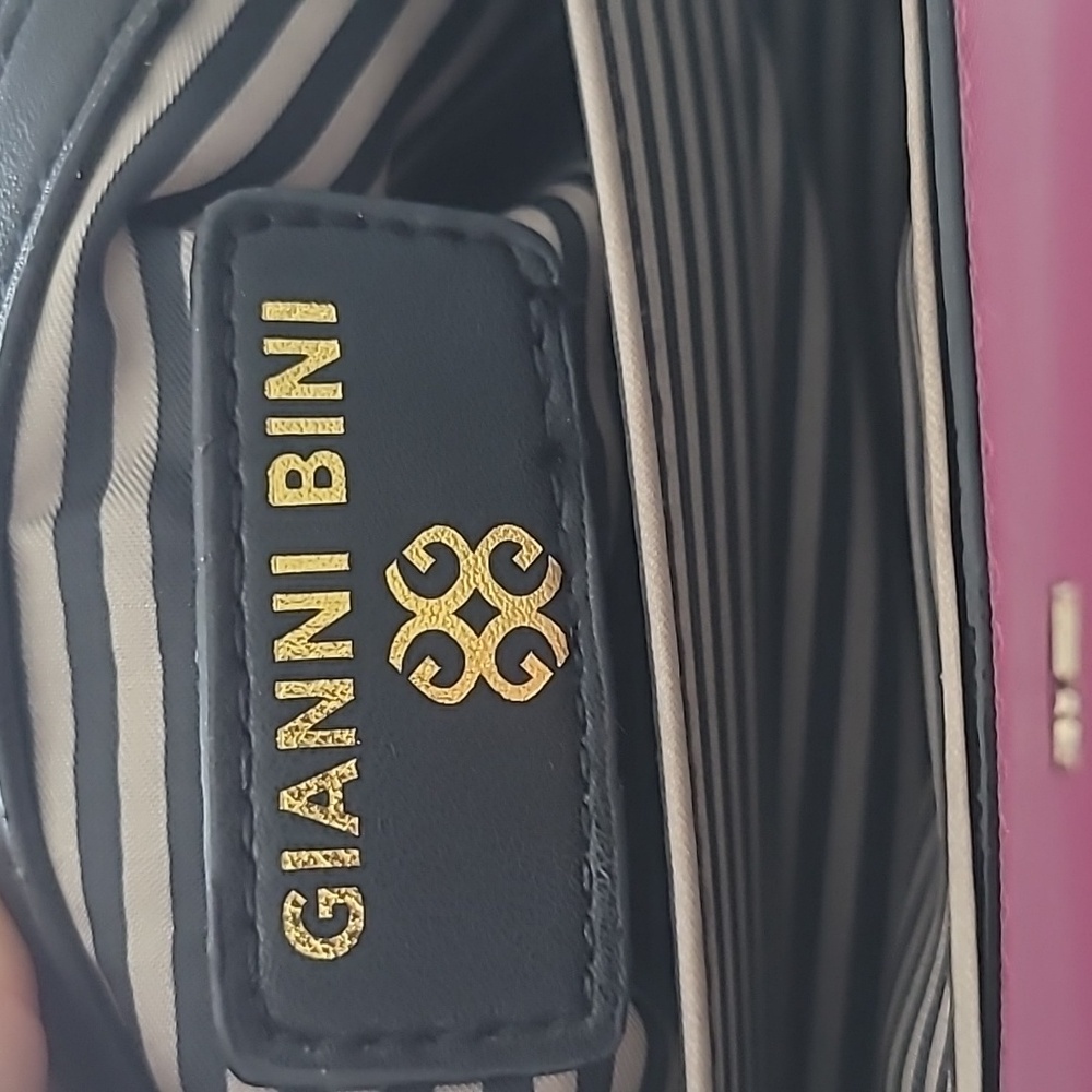 Elegant Pink Handbag - Picture 6 of 10